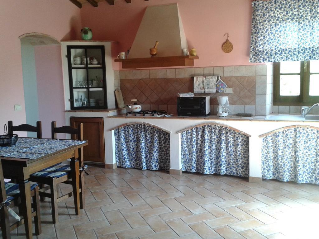 Agriturismo Cantinaccia Di Sopra بيتيجليانو الغرفة الصورة